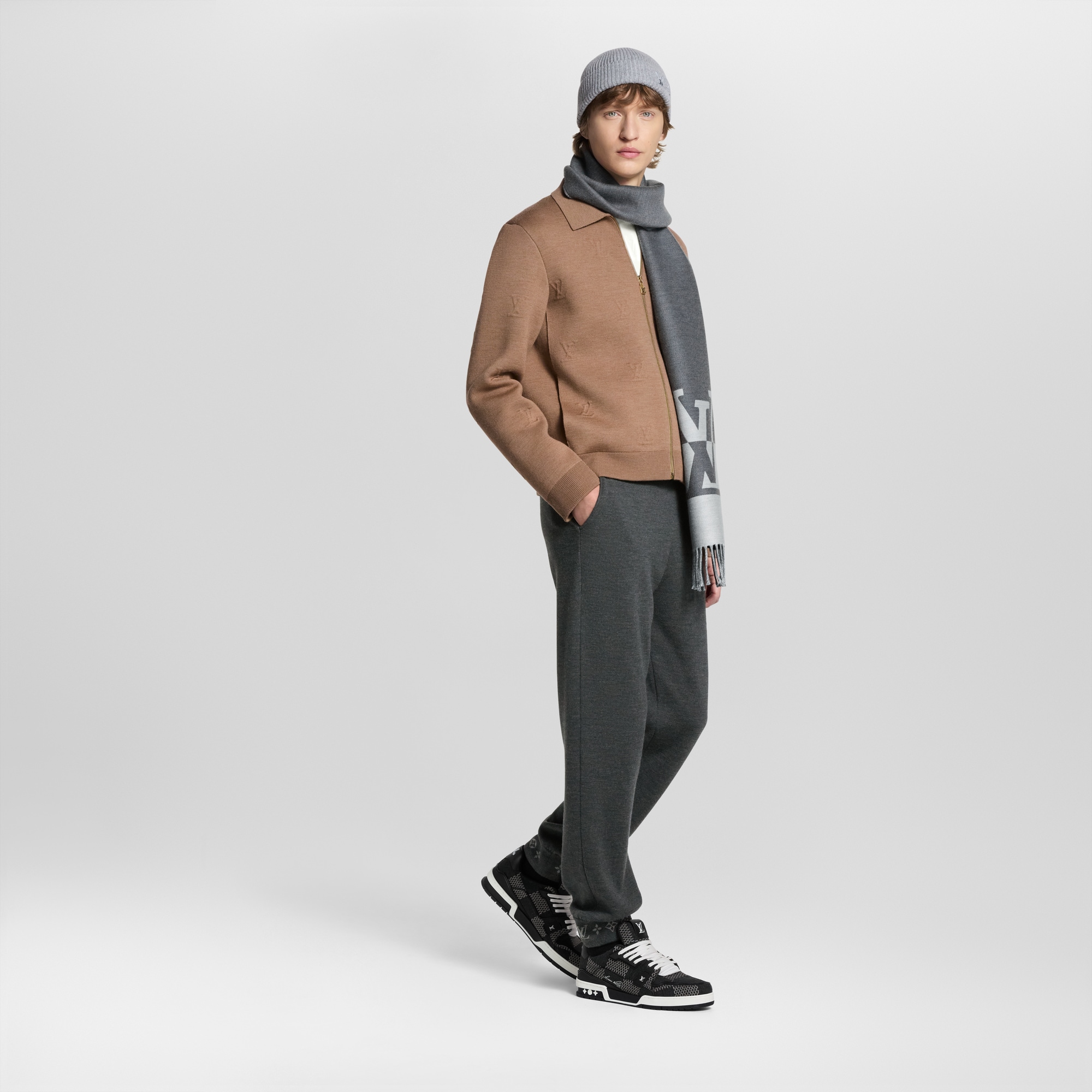 *メンズ注目の限定デザイン♪*【LOUIS VUITTON】トレイナー LV LOUIS VUITTON 新品同様 S品 ルイヴィトン 2023 LV Trainer